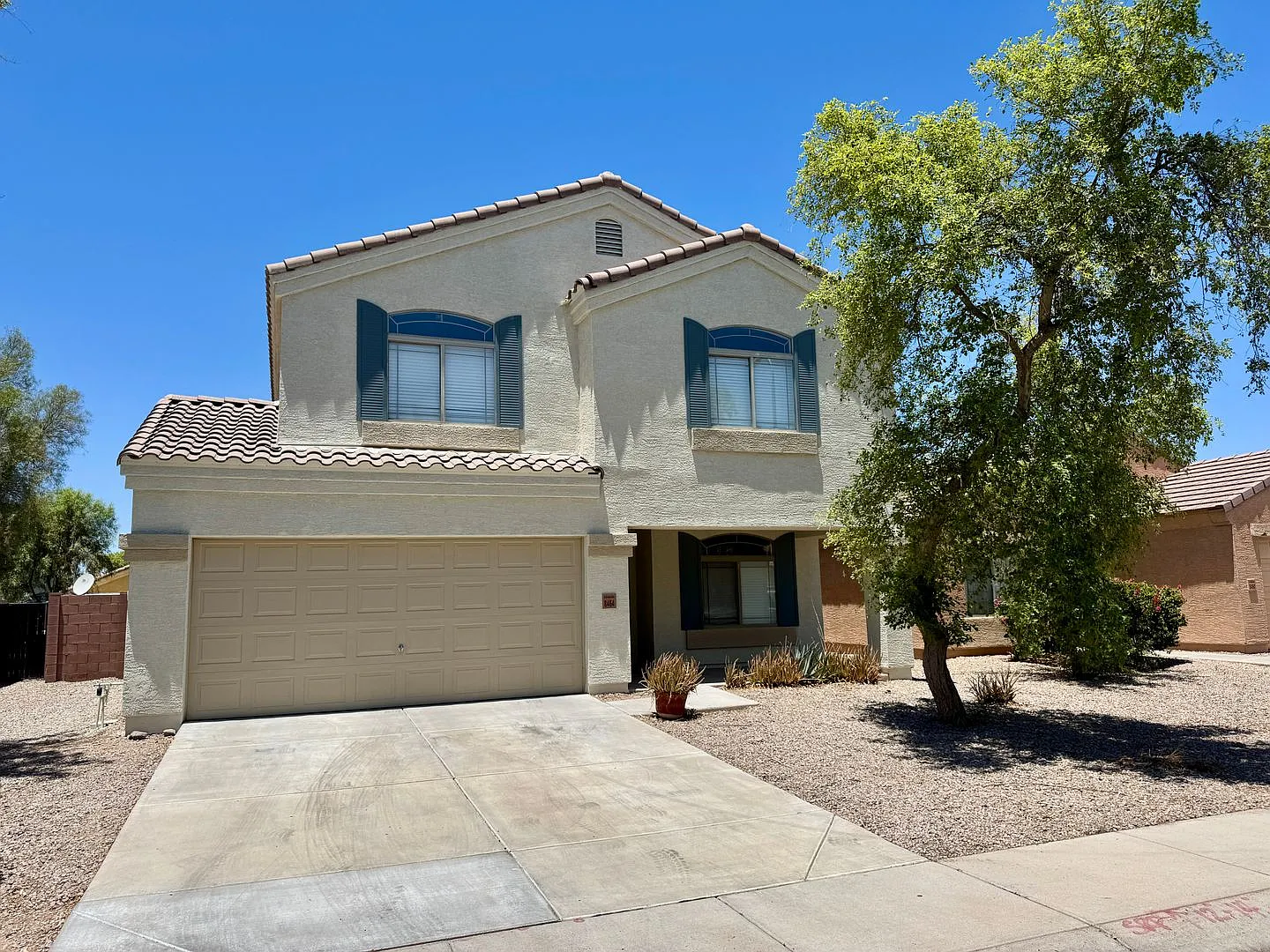 Remodeled 5 Bedroom/3 Bathroom + Large Loft in Tolleson — Photo 4