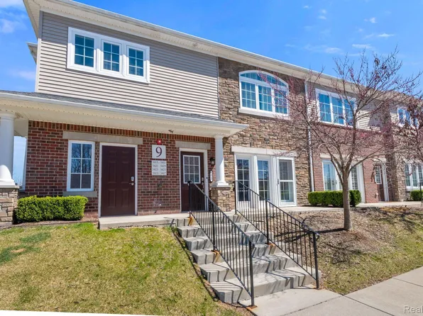 5613 Arbor Chase Dr, Ann Arbor, MI 48103