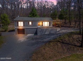 11 Elmwood Ct, Hawley, PA