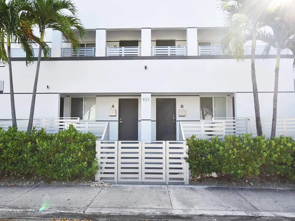 833 SW 8th Ave #A