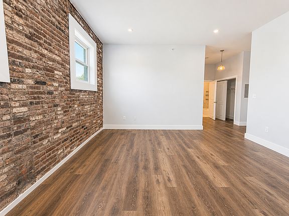 5th image of 554 Broadway #204