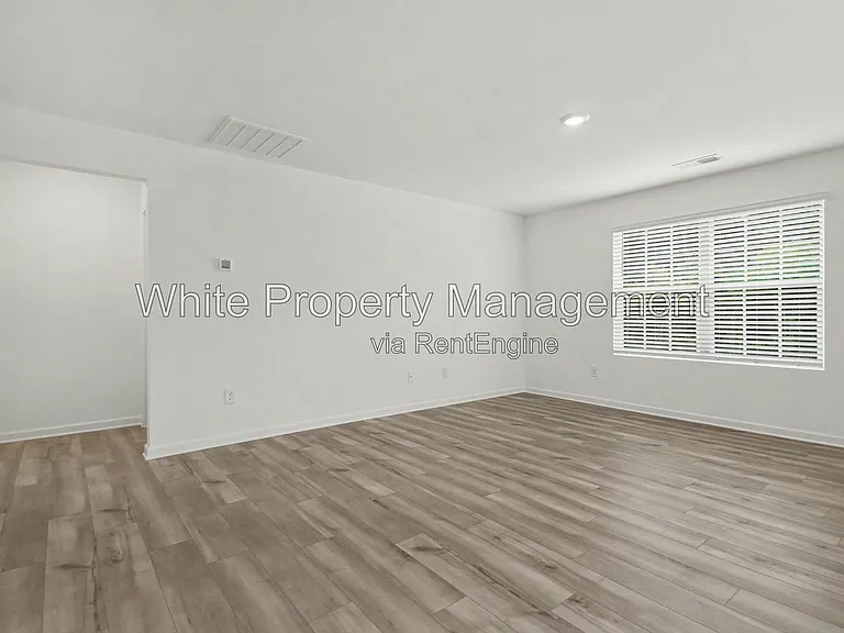 313 W 18th St — Photo 24