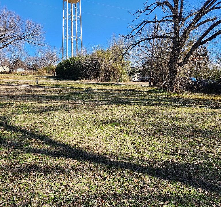 1st image of 370 Briggs Blvd