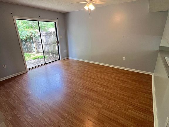 3rd image of 5040 Foxwood Dr