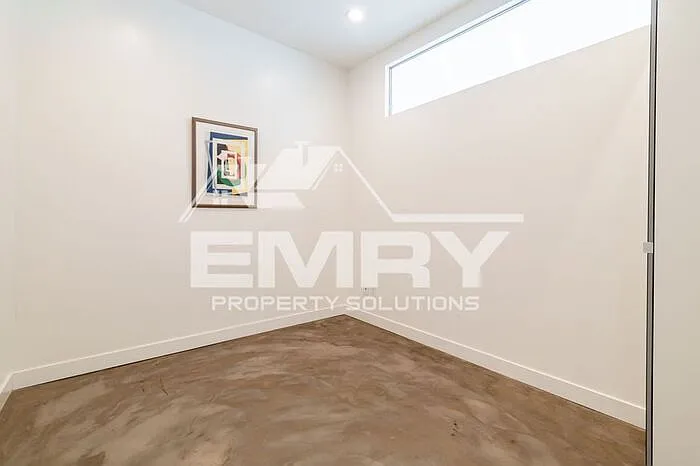 5655 E Beverly Blvd — Photo 13