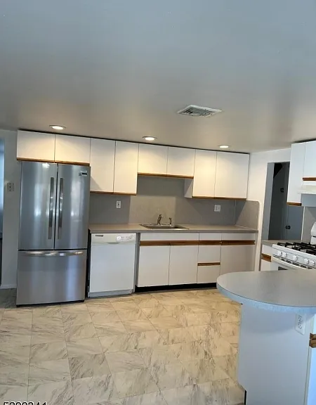 206 Ryerson Rd — Photo 17
