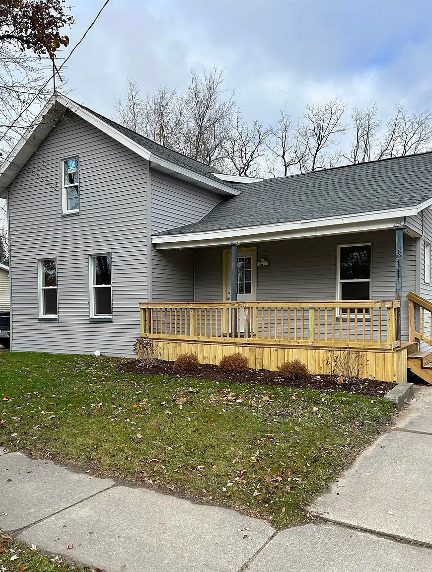 811 Borton Ave photo 1
