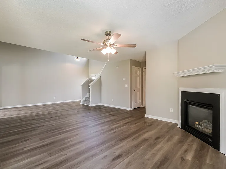 5577 Waverly Park — Photo 6