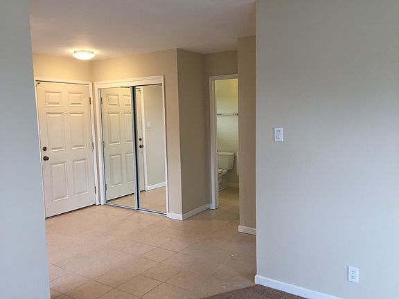 4th image of 512 Richmond Dr APT 4