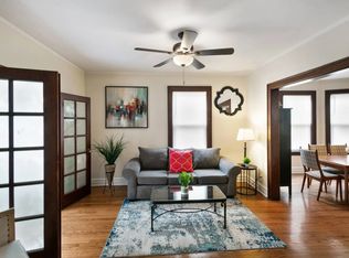 522 N Sheridan Rd #1, Waukegan, IL 60085