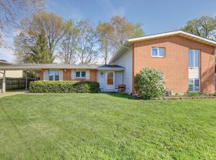 1526 S Pointe Dr, Rantoul, IL 61866