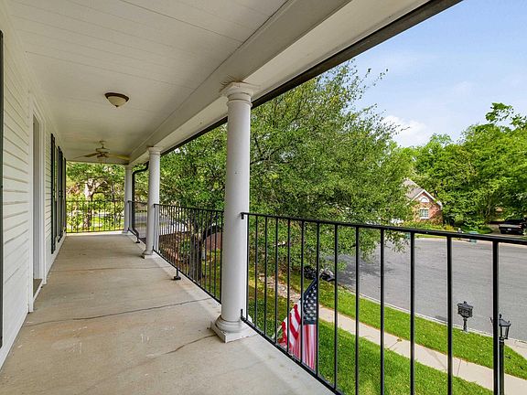 3rd image of 3309 Beauvoir Pl