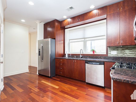 3rd image of 4331 N Sacramento Ave APT 3