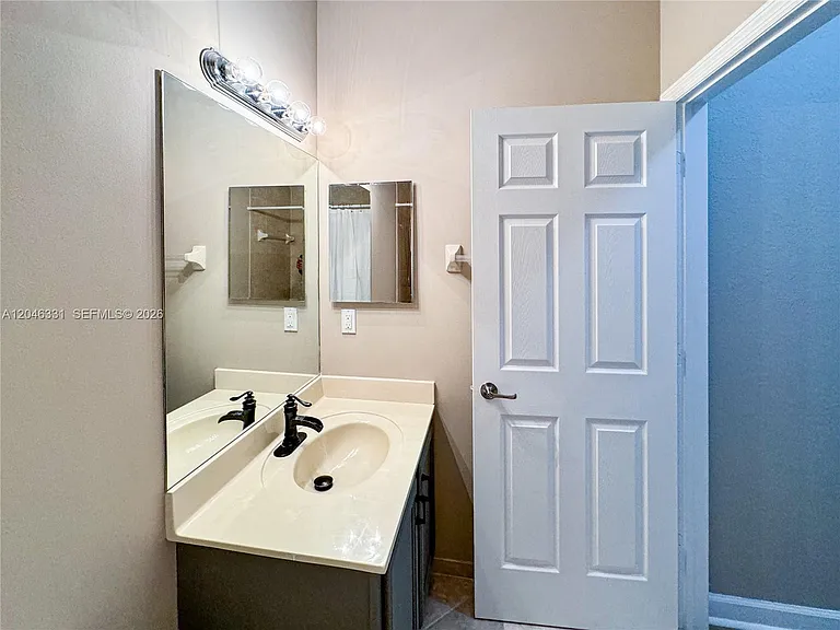 3740 NE 3rd Ct — Photo 25