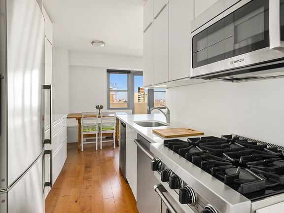 3rd image of 100 W 93rd St APT 30G