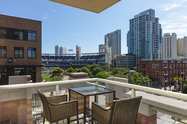 1st image of 427 9th Ave Unit 303