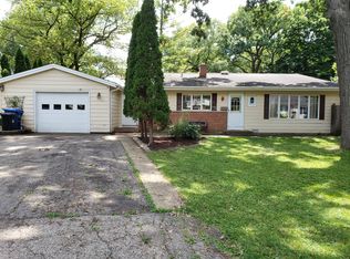 510 Oakwood Dr, Geneva, IL 60134