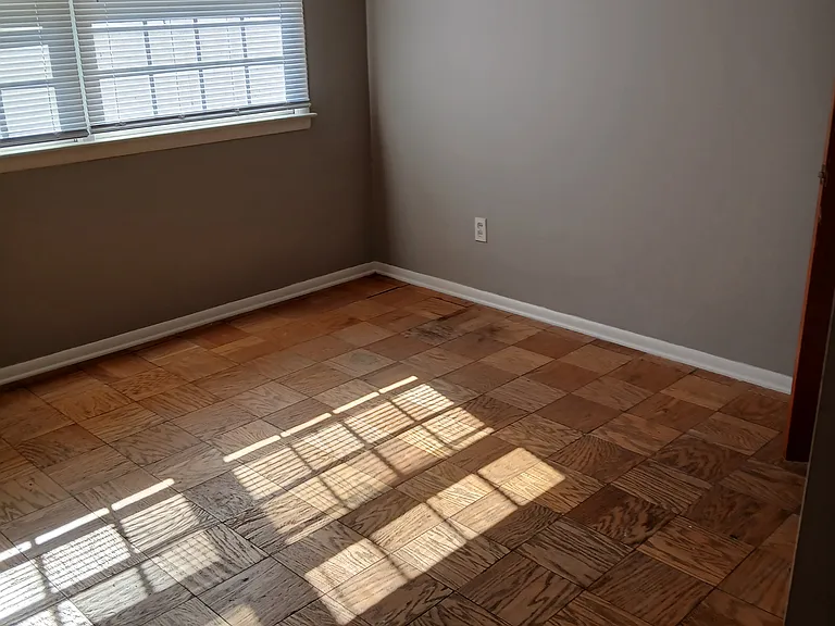 2507 Meadow Dr — Photo 5