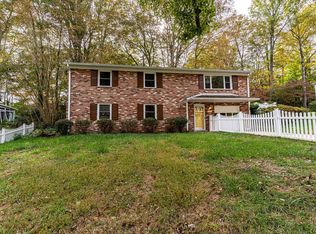 8617 Kerry Ln, Springfield, VA 22152