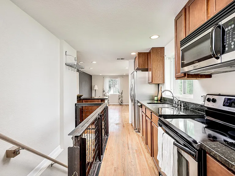 2633 E 30th Ave — Photo 10