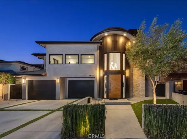 16511 Carousel Ln, Huntington Beach, CA 92649