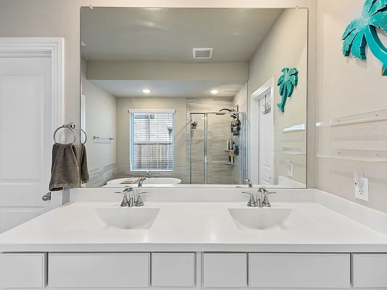 2321 Green River Rd — Photo 11
