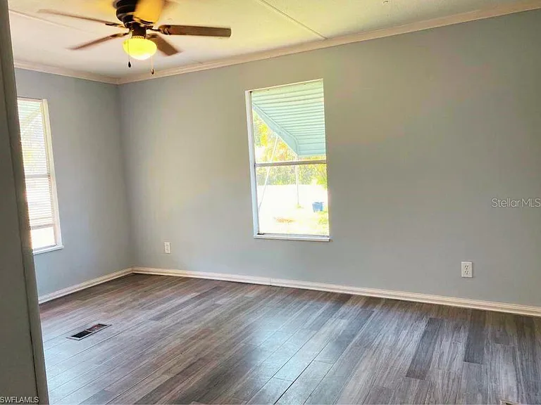 1281 Richmond Ave — Photo 14