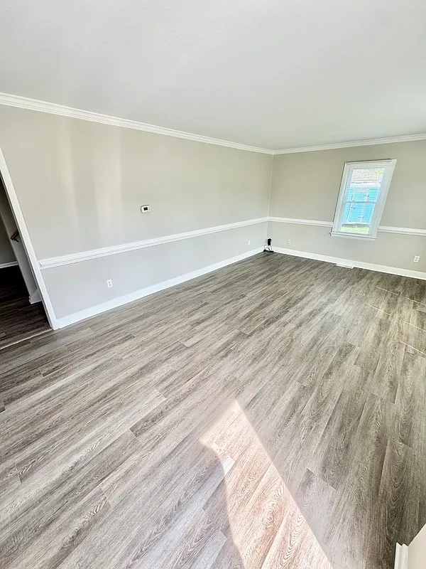 5 bed, 3.0 bath, 2000 sqft, $2,650 — Photo 2