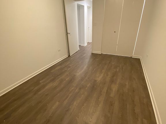 5th image of 940 W Winona St APT 401