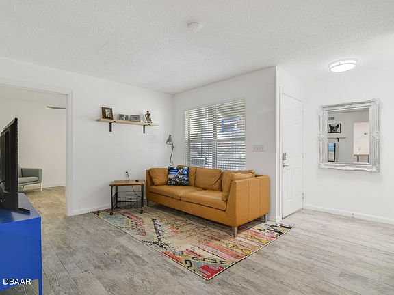 2nd image of 1600 Big Tree Rd APT B1