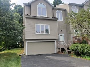 9 Cliffside Ct, Highland Mills, NY 10930