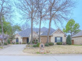 709 Lonesome Dove Trl, Hurst, TX 76054
