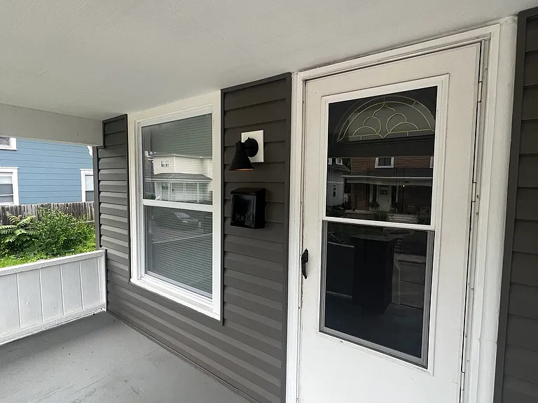 486 & 488 Southwood Ave #486 — Photo 3