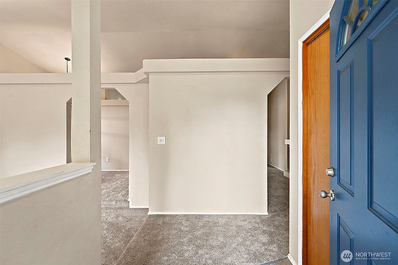 4th image of 2112 Thurston Avenue NE
