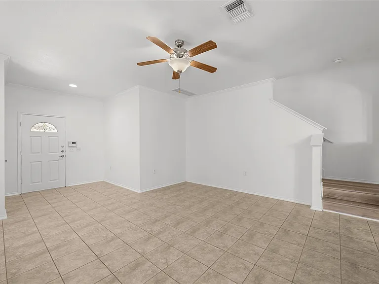 10909 Helms Deep Dr — Photo 4