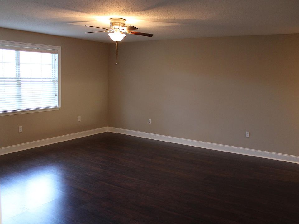 1st image of 1350 Park Dr #5