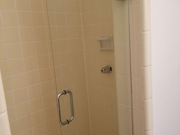 4th image of 1445 S Sherbourne Dr APT 005