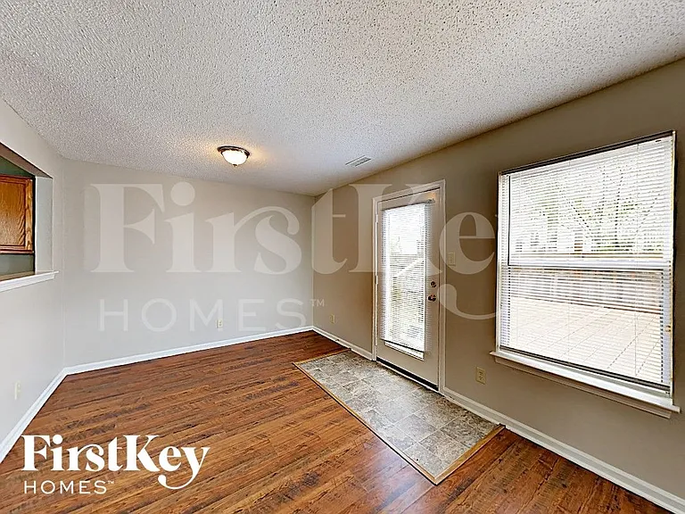 6646 Kinnerton Dr — Photo 9
