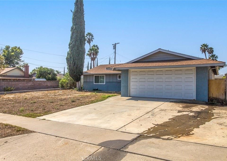1st image of 9724 Larch Ave