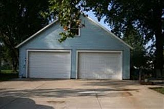 2nd image of 1023 E Main St