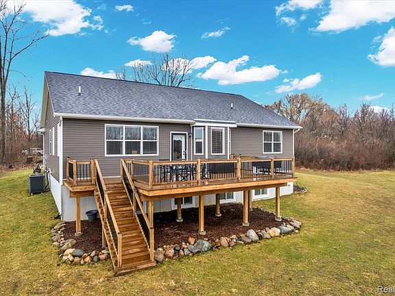 4th image of 1881 S Lake George Rd