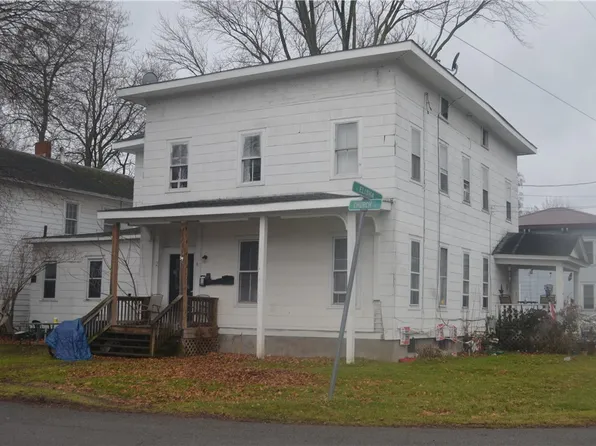21 Church St, Waterloo, NY 13165