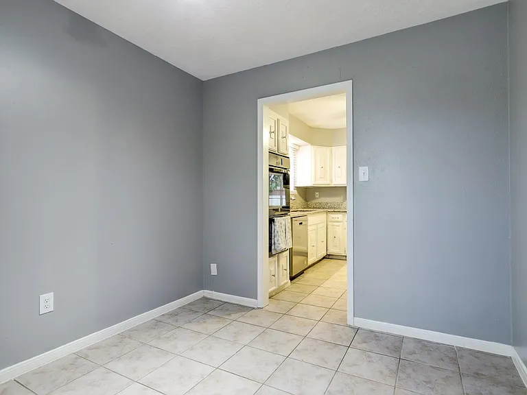 12346 Huntington Venture Dr — Photo 13