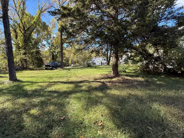 58 Truslow Rd, Fredericksburg, VA 22405