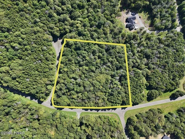 54 Rockledge Ln, Equinunk, PA 18417