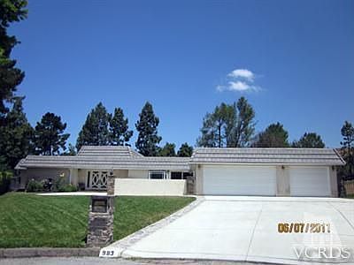 1st image of 983 Calle Collado