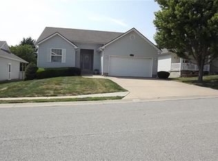 3000 Prairie View Dr, Harrisonville, MO 64701