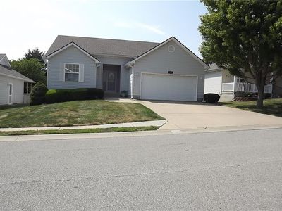 3000 Prairie View Dr, Harrisonville, MO, 64701