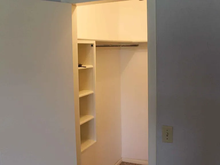 5101 N Hamilton Dr — Photo 12