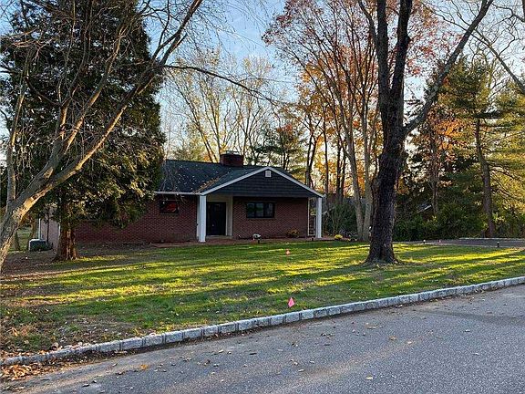 2nd image of 34 Orchard Dr